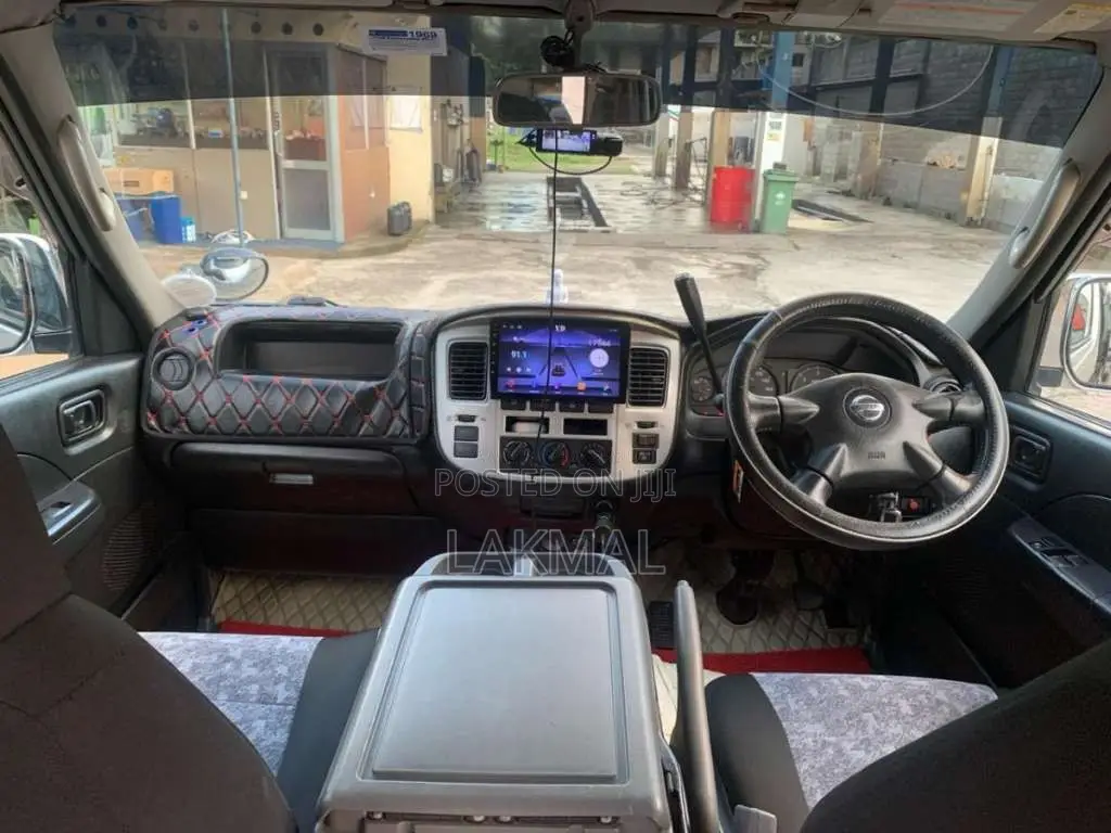Nissan Caravan E25 2011 Van (Used)
