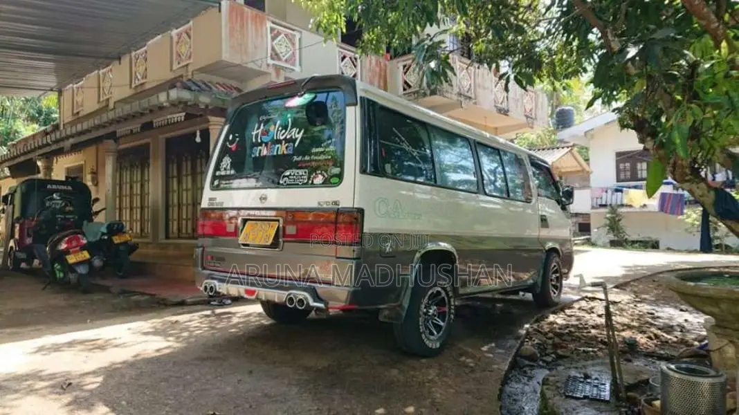 Nissan Caravan 1992 Van (Used)