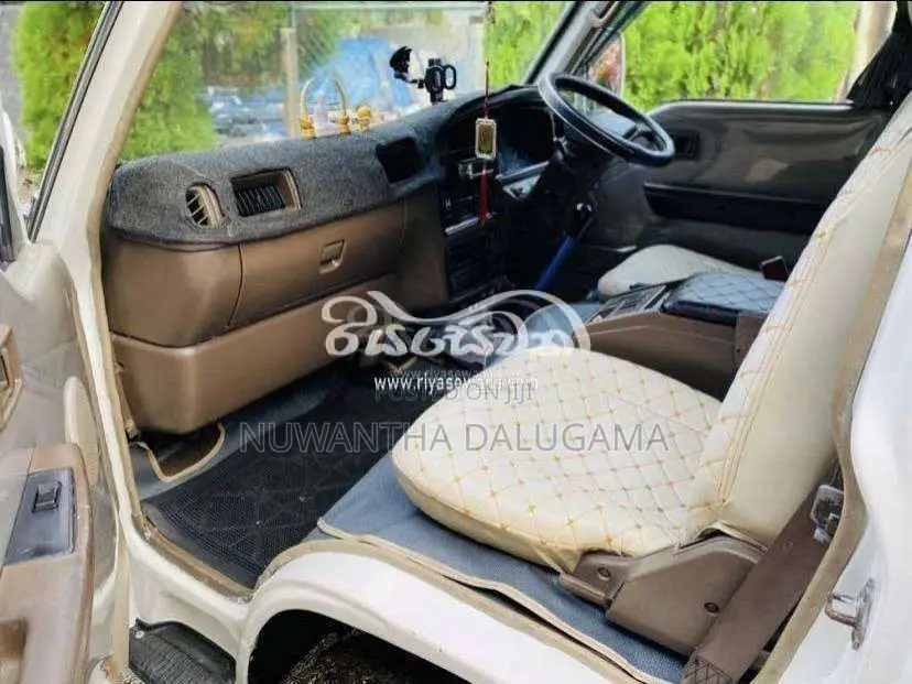 Nissan Caravan 1996 Van (Used)