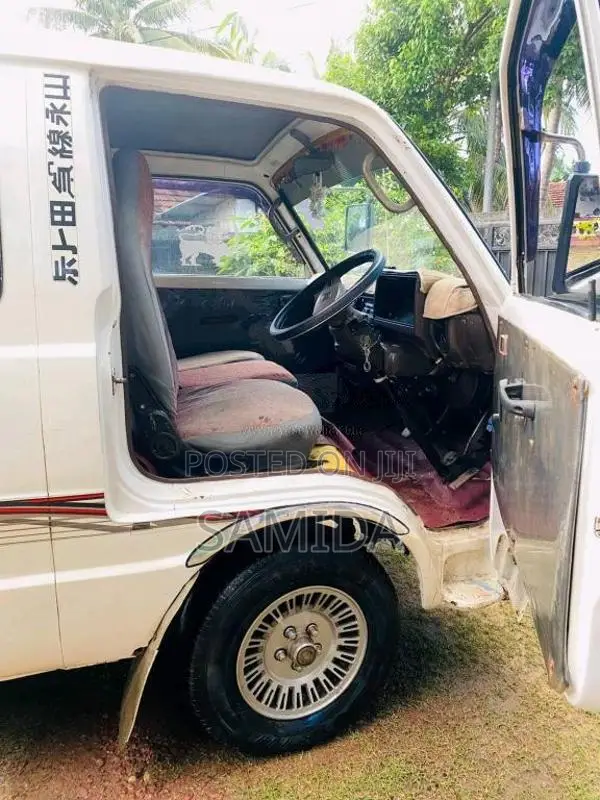 Toyota LH30 1981 Van (Used)