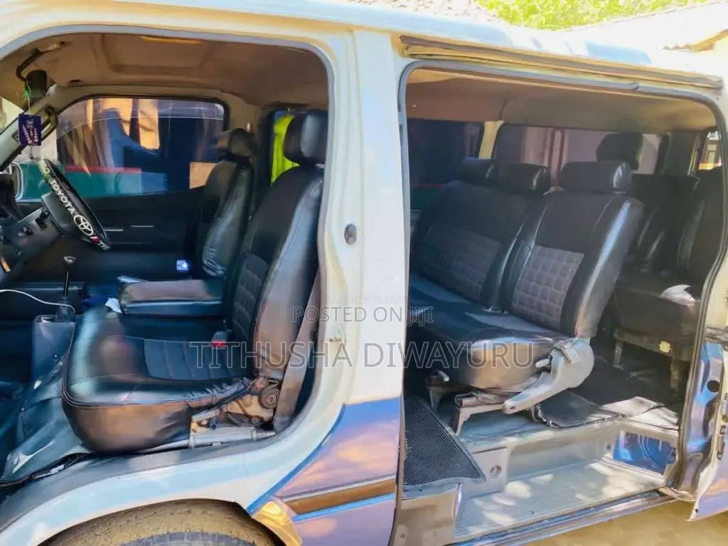 Toyota Dolphin Hiace 2003 Van (Used)