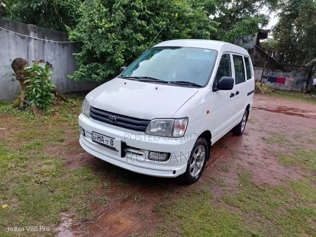 Toyota Noah 1997 Van (Used)