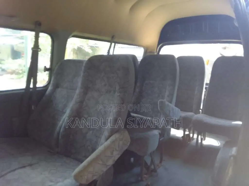 Nissan E25 2003 Van (Used)