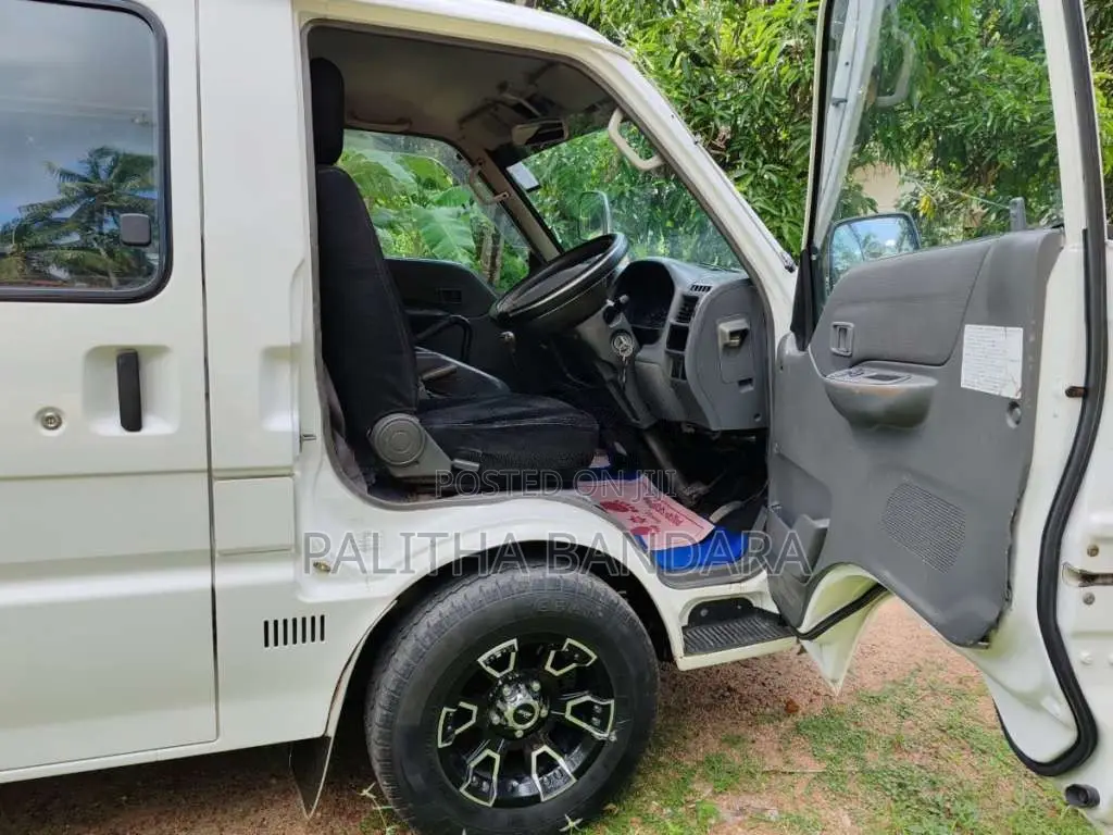 Nissan Vanette 2010 Van (Used)