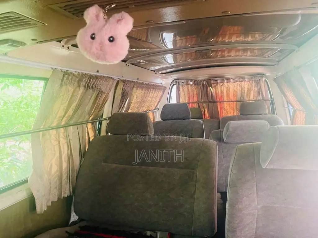 Nissan Caravan 1990 Van (Used)