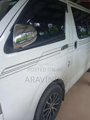 Toyota KDH 2005 Van (Used)
