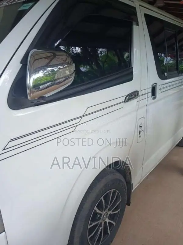 Toyota KDH 2005 Van (Used)