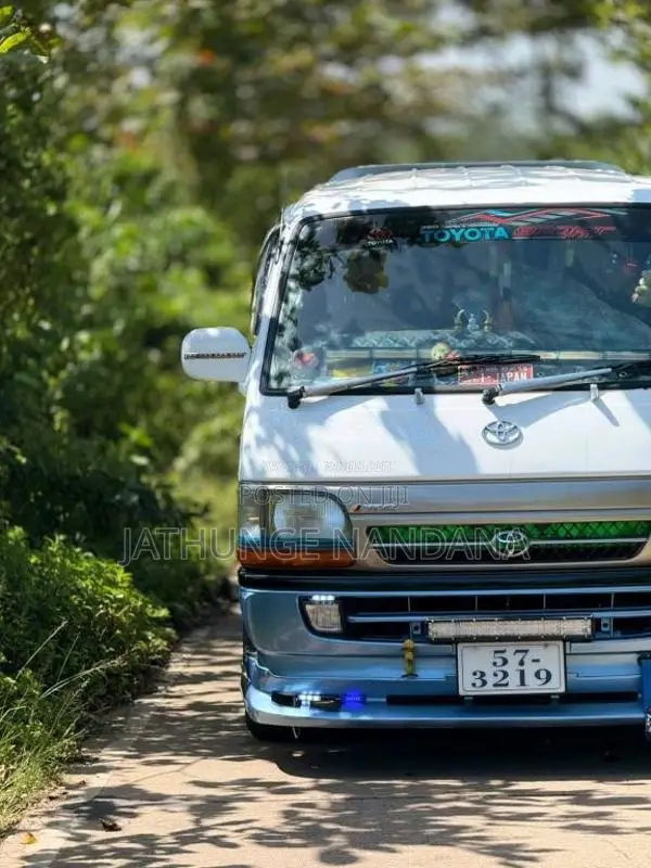 Toyota Dolphin 1991 Van (Used)