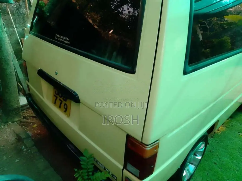 Mitsubishi L300 1982 Van (Used)