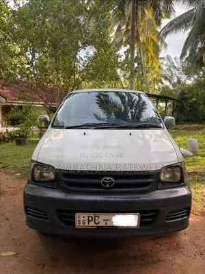 Toyota CR42 2004 Van (Used)