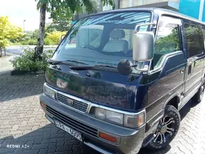 Nissan Caravan 2001 Van (Used)