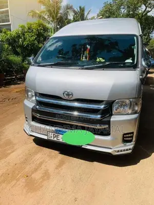 Toyota KDH 2006 Van (Used)