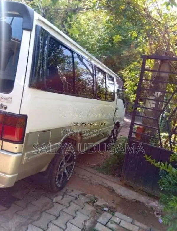 Nissan Caravan 1993 Van (Used)