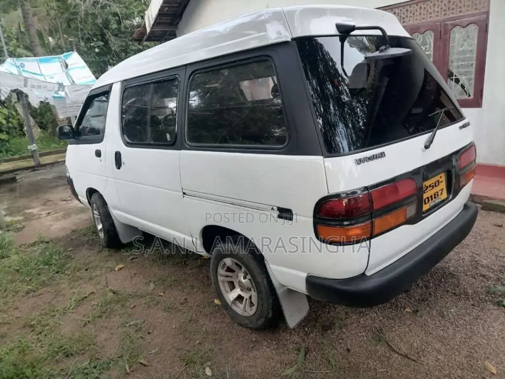 Toyota CR27 1992 Van (Used)