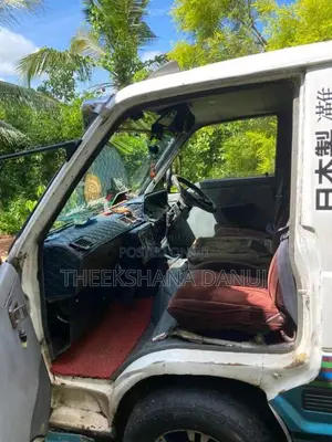 Toyota Shell 1983 Van (Used)