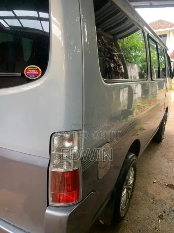 Nissan E25 2001 Van (Used)
