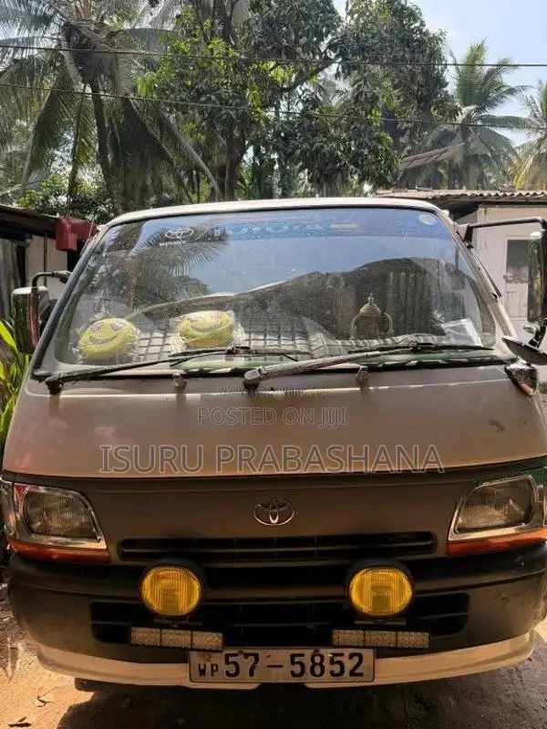 Toyota Dolphin 1991 Van (Used)