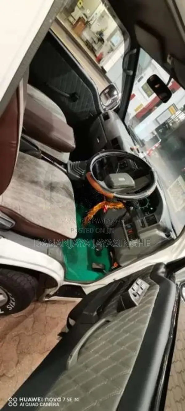 Mitsubishi L300 PO15 2013 Van (Used)