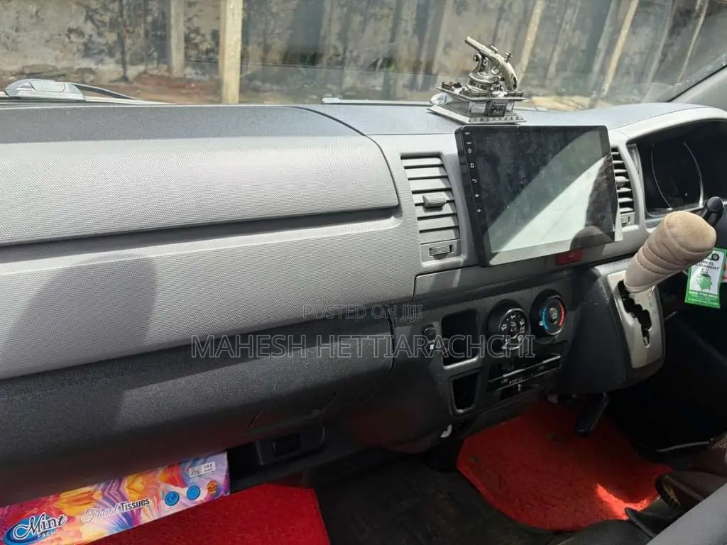 Toyota TRH 2013 Van (Used)