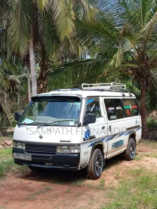 Nissan Caravan 2001 Van (Used)