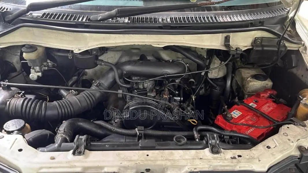 Toyota Noah 2004 Van (Used)