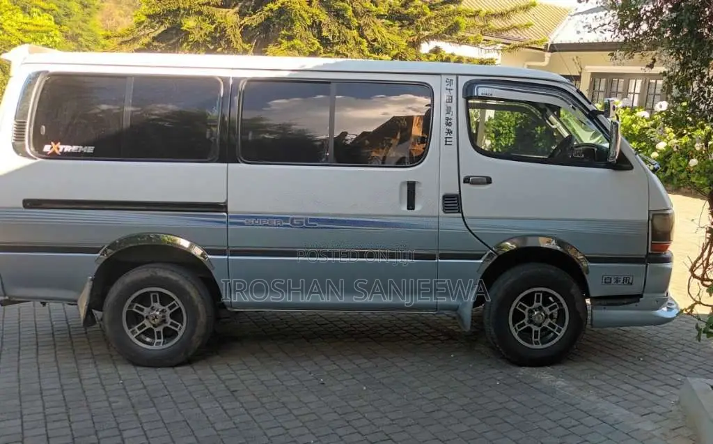 Toyota Dolphin 1997 Van (Used)