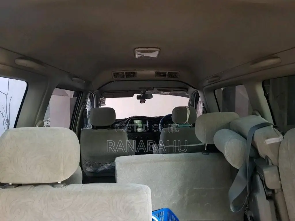 Toyota Noah KR42 2006 Van (Used)