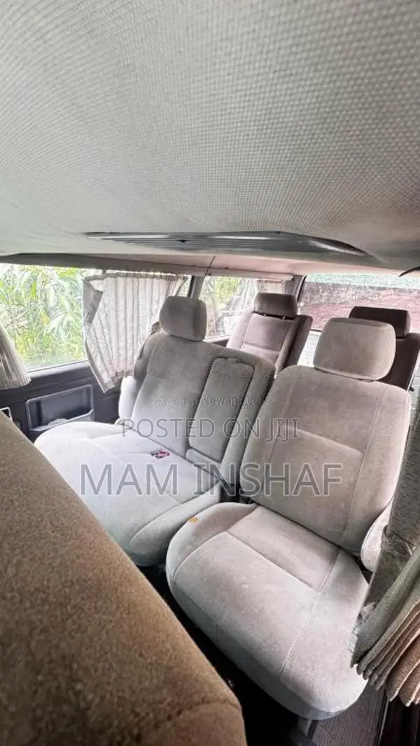 Toyota Dolphin 109 1993 Van (Used)