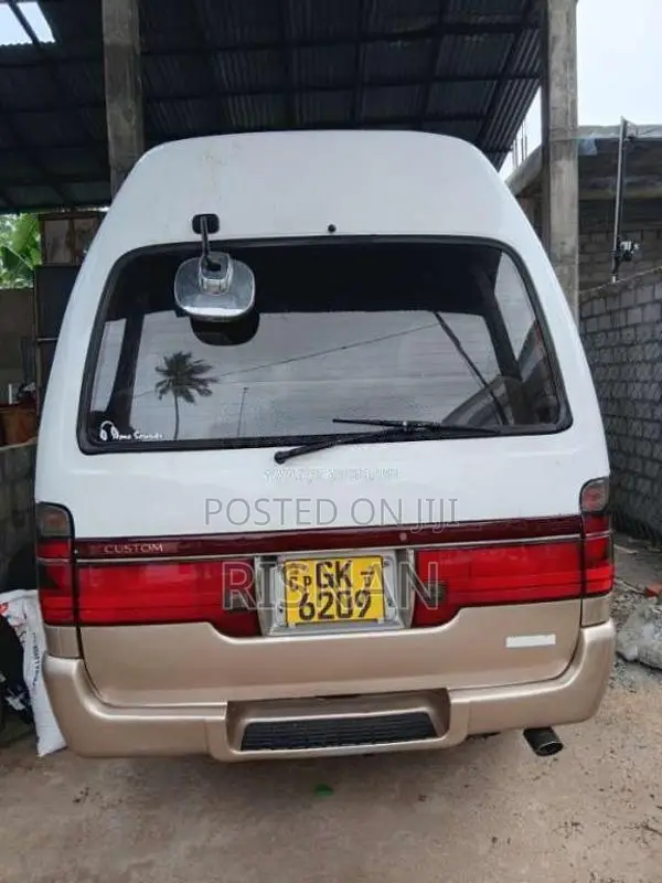 Toyota Dolphin High Roof 2008 Van (Used)