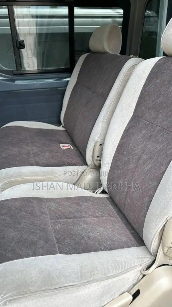Toyota High Roof Kdh 2014 Van (Used)