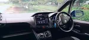 Toyota Voxy 2015 Van (Used)