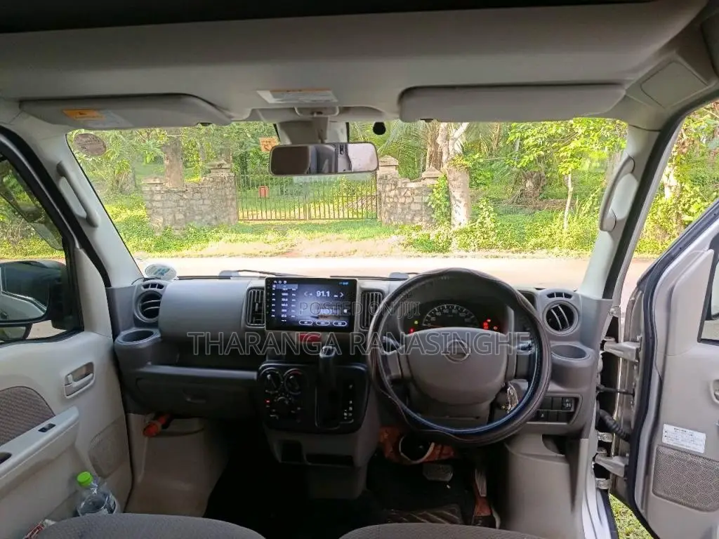 Nissan NV100 2015 Van (Used)