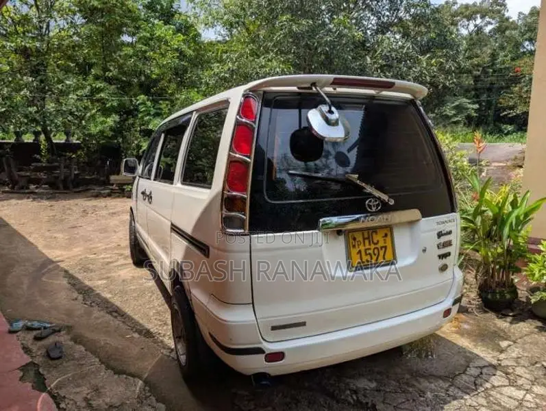 Toyota Noah CR42 1998 Van (Used)