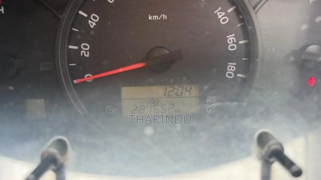 Toyota TRH 200 2016 Van (Used)