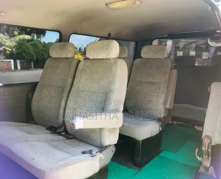 Toyota Dolphin 2002 Van (Used)