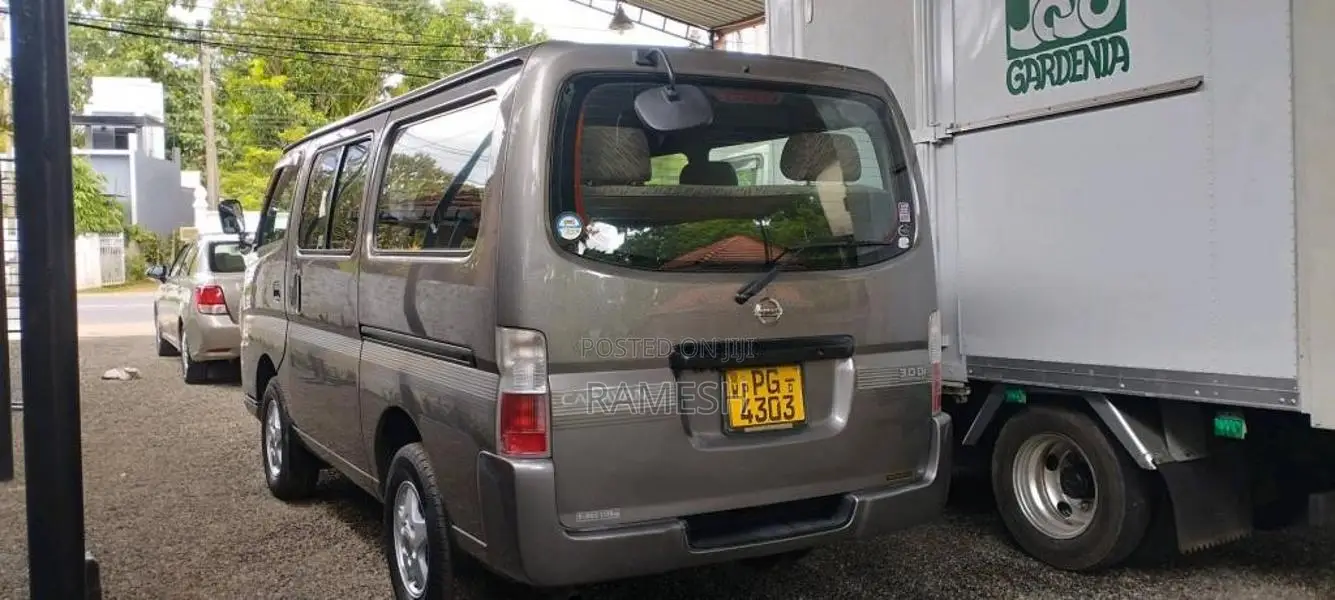 Nissan E25 2011 Van (Used)