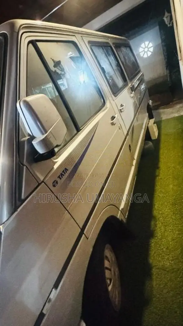 Tata Winger 2012 Van (Used)