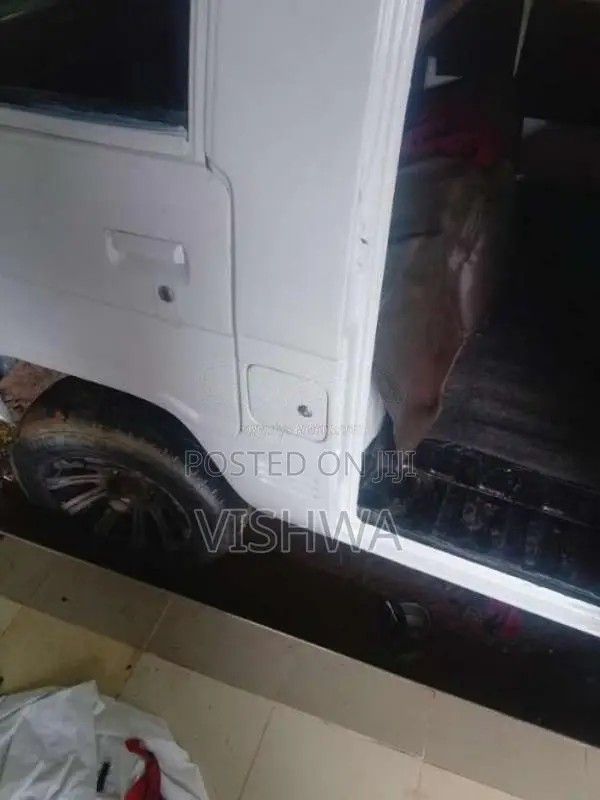 Mitsubishi L300 1985 Van (Used)