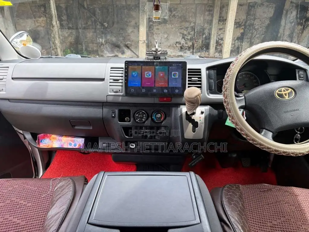 Toyota TRH 2013 Van (Used)