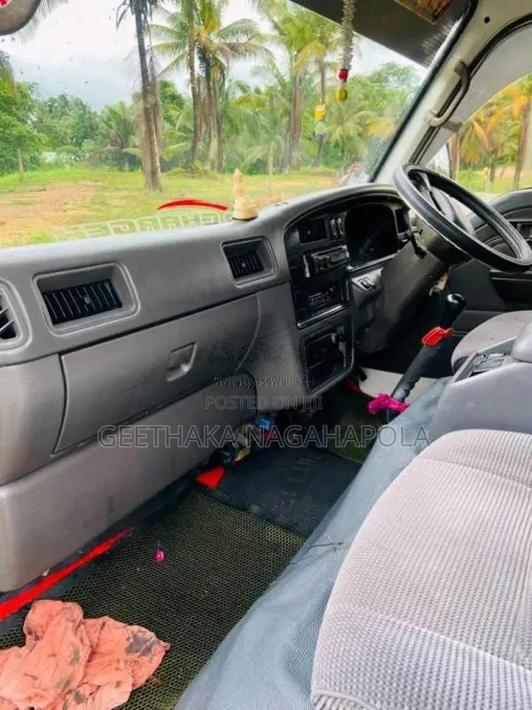 Nissan Caravan E24 1998 Van (Used)