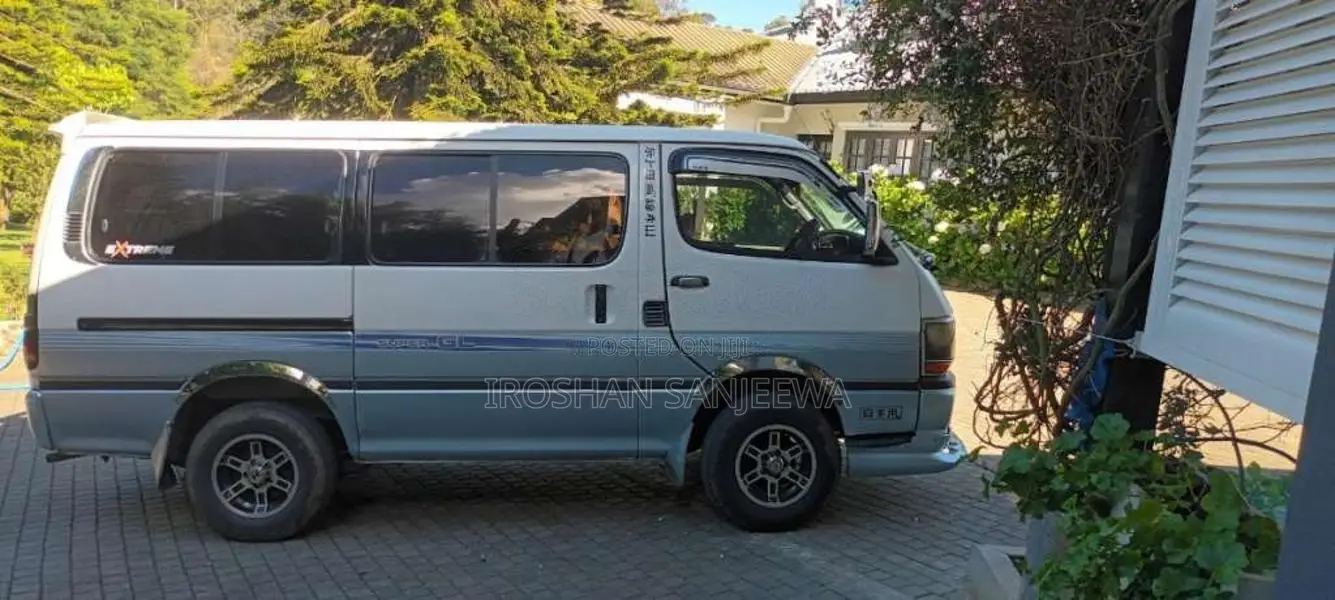 Toyota Dolphin 1997 Van (Used)