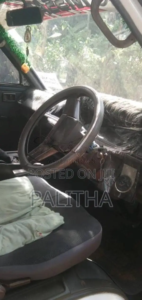 Nissan LD 20 1990 Van (Used)