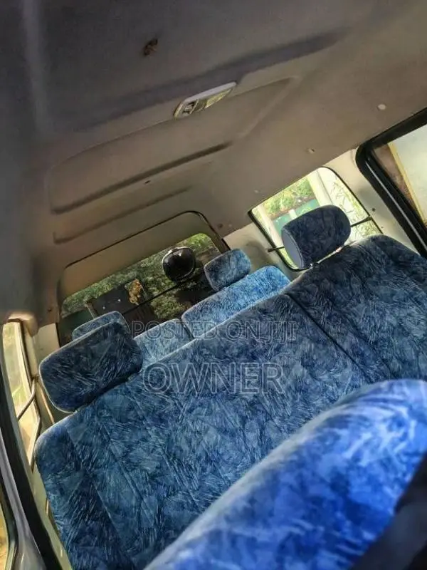 Toyota Noah Kr42 2004 Van (Used)
