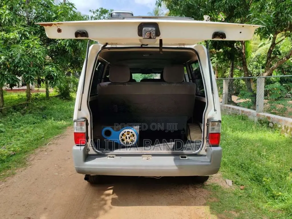 Nissan Vanette 2010 Van (Used)