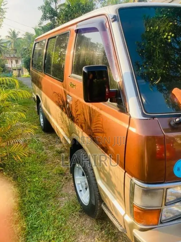 Toyota Shell 1984 Van (Used)