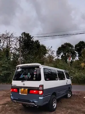 Toyota Dolphin 1991 Van (Used)