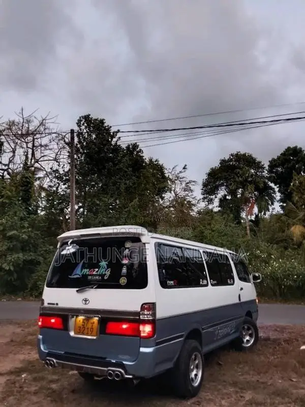 Toyota Dolphin 1991 Van (Used)