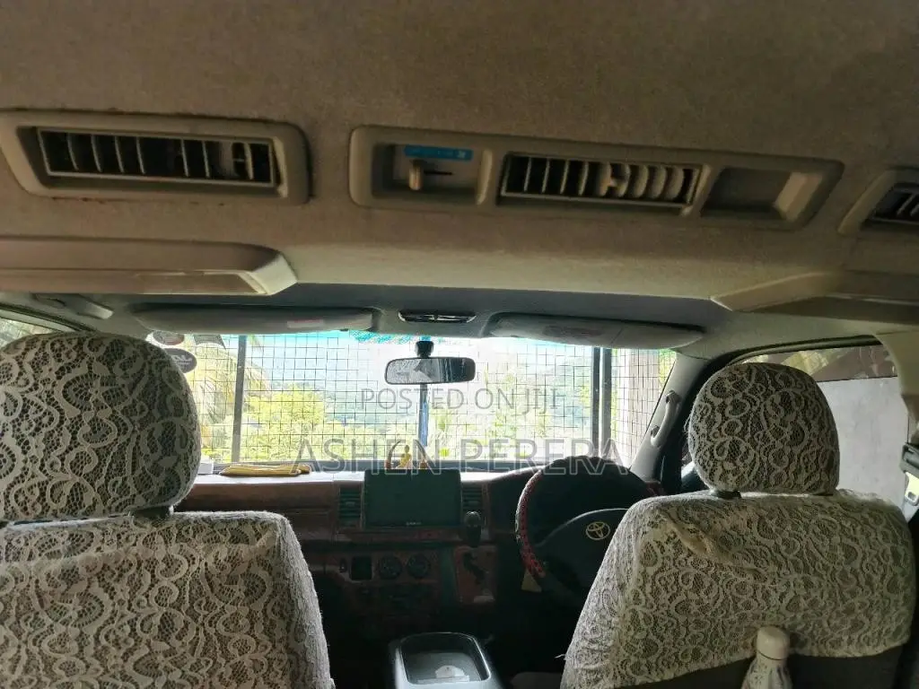 Toyota KDH 2011 Van (Used)