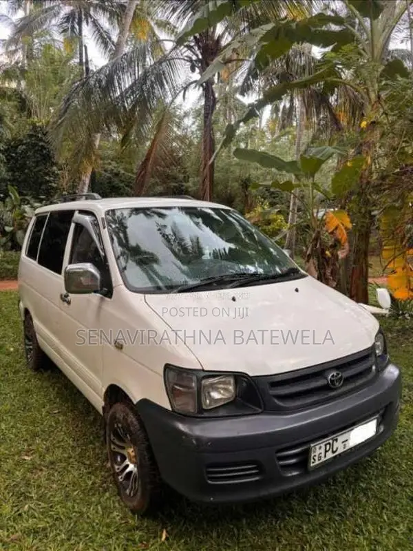 Toyota CR42 2004 Van (Used)
