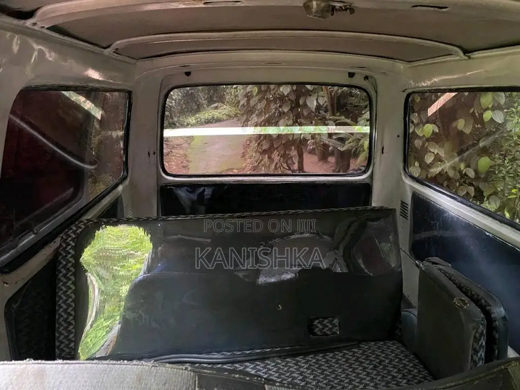 Toyota Hiace 1980 Van (Used)